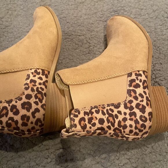 Soda Leopard Print Bootie Size 6 - Picture 8 of 10